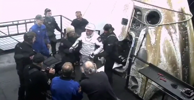 Все космонавты чувствуют себя хорошо. Из-за кого случилось первое за 25 лет досрочное возвращение астронавтов с МКС на Землю, так и не говорят